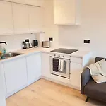 Contemporary 1 Bed In Peckham