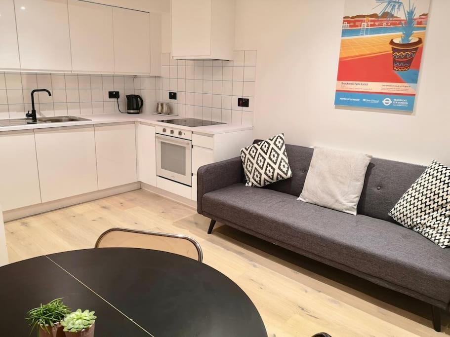 Contemporary 1 Bed In Peckham Apartment
